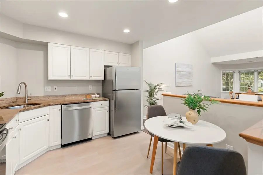 661 Lowell St #14, Lexington, MA 02420 - #2