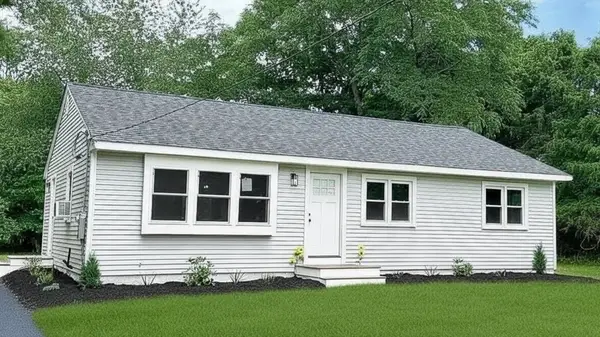64 King St, Raynham, MA 02767
