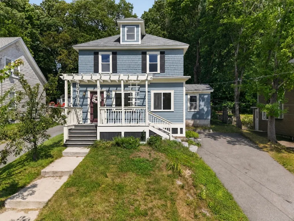 204 Parkview Ave, Lowell, MA 01852 - #1