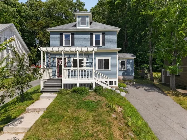 204 Parkview Ave, Lowell, MA 01852