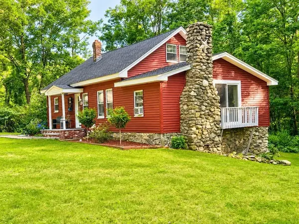 32 Turner Road, Oxford, MA 01537