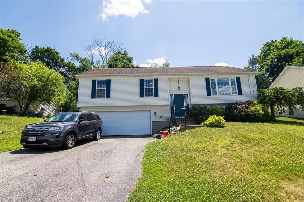 8 Sullivan St, Spencer, MA 01562 - #1