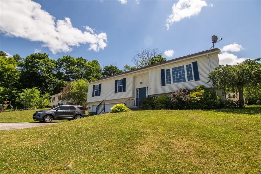 8 Sullivan St, Spencer, MA 01562 - #3