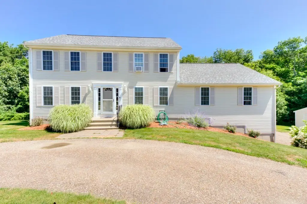 11 Hyland Ave, Leicester, MA 01524 - #1