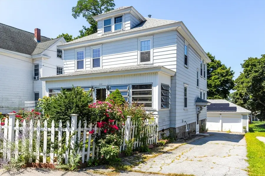 242 Beacon St, Lowell, MA 01850 - #2