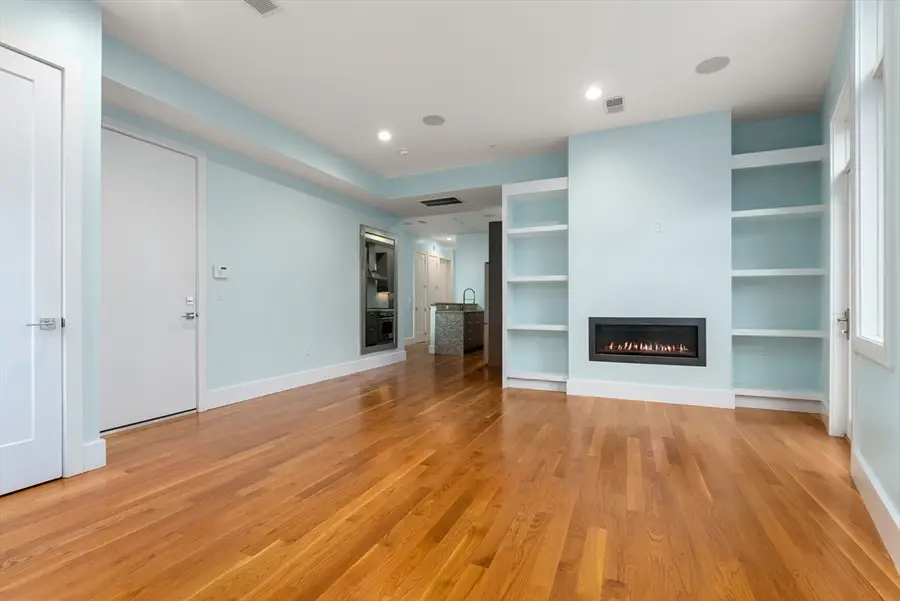 5 Mohawk St #2, Boston, MA 02127 - #3