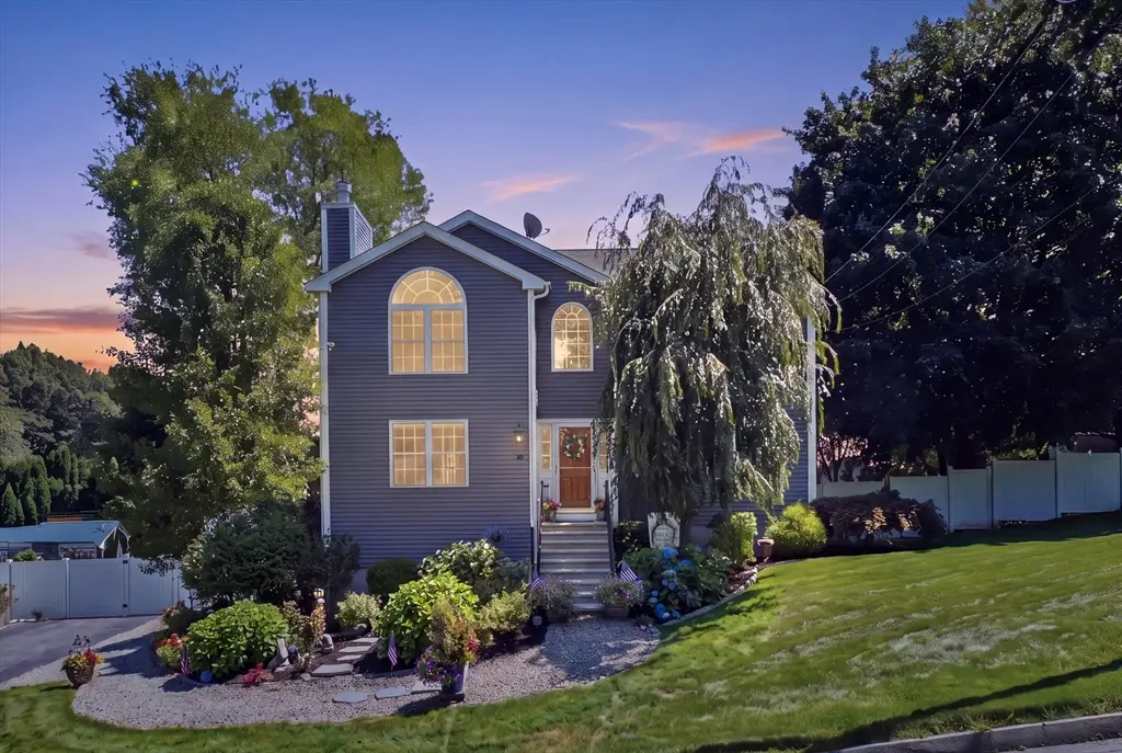 10 Fairfield Drive, Dudley, MA 01571 - #1