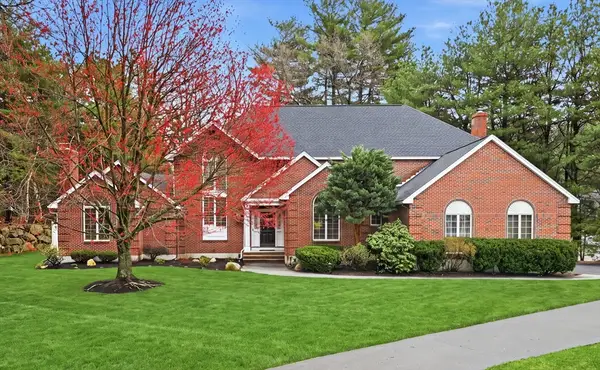 3 Newman Hill Dr, Andover, MA 01810