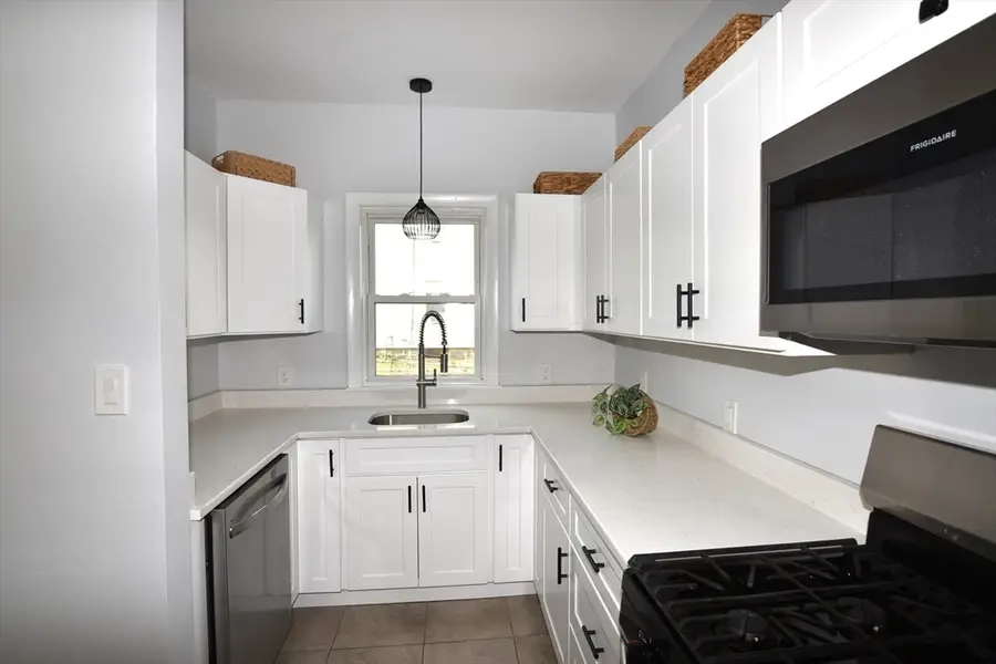 27-29 Highland St, Waltham, MA 02453 - #3
