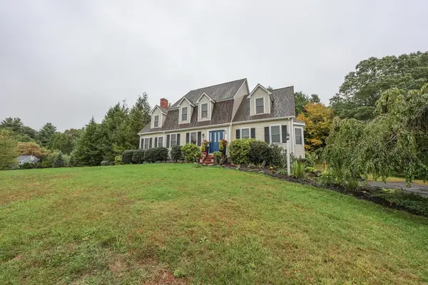 25 Autumn Rd, Wrentham, MA 02093