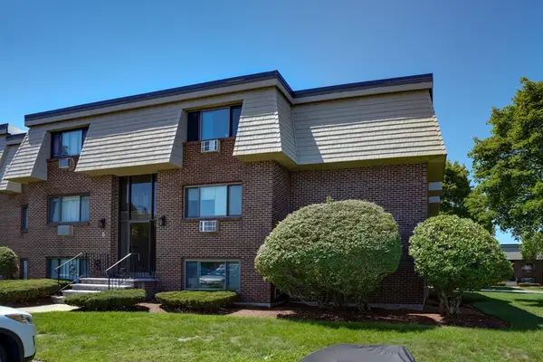 6 Hallmark Gdns #9, Burlington, MA 01876