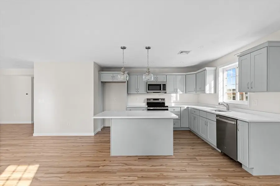 393 Court St #5, Plymouth, MA 02360 - #2