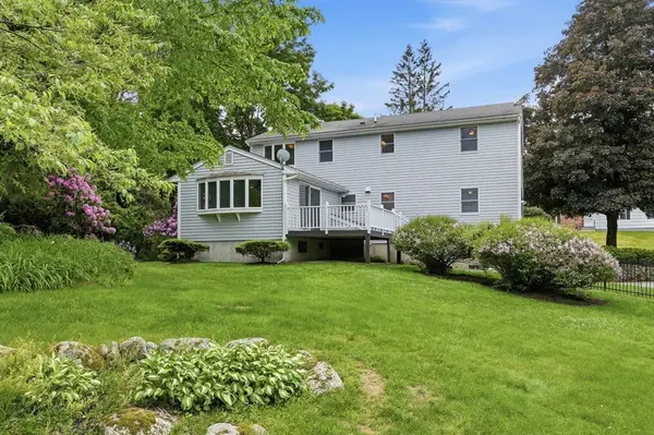 6 Hillcrest Rd, Bedford, MA 01730