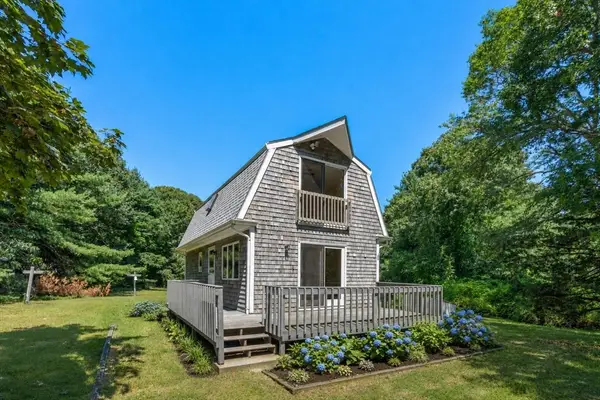 32 Acushnet Rd, Mattapoisett, MA 02739