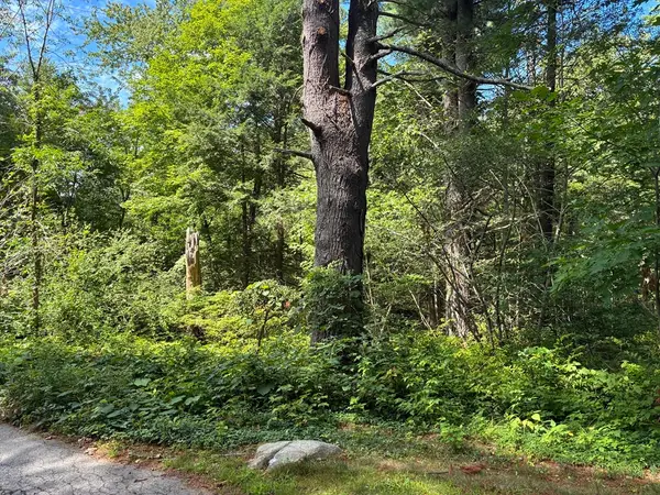 0 Meyer Ln, Hamilton, MA 01982