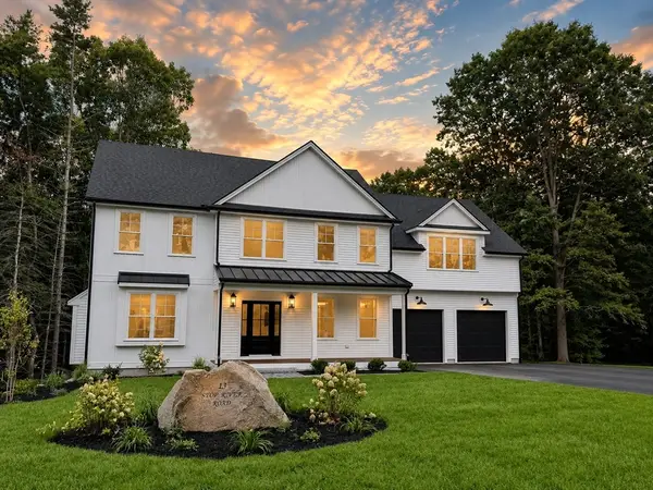 13 Stop River Road, Norfolk, MA 02056