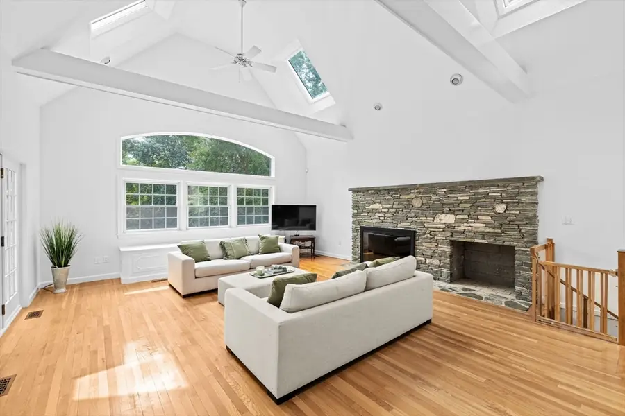 105 East St, Hingham, MA 02043 - #3