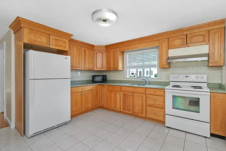37 Kenmore Rd, Waltham, MA 02453 - #3