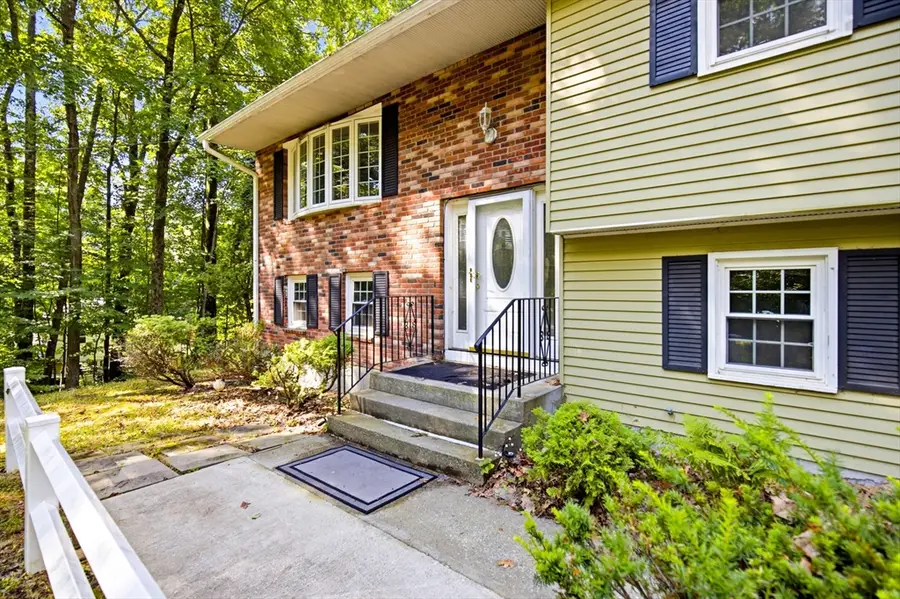 198 Hollis Rd, Lunenburg, MA 01462 - #2