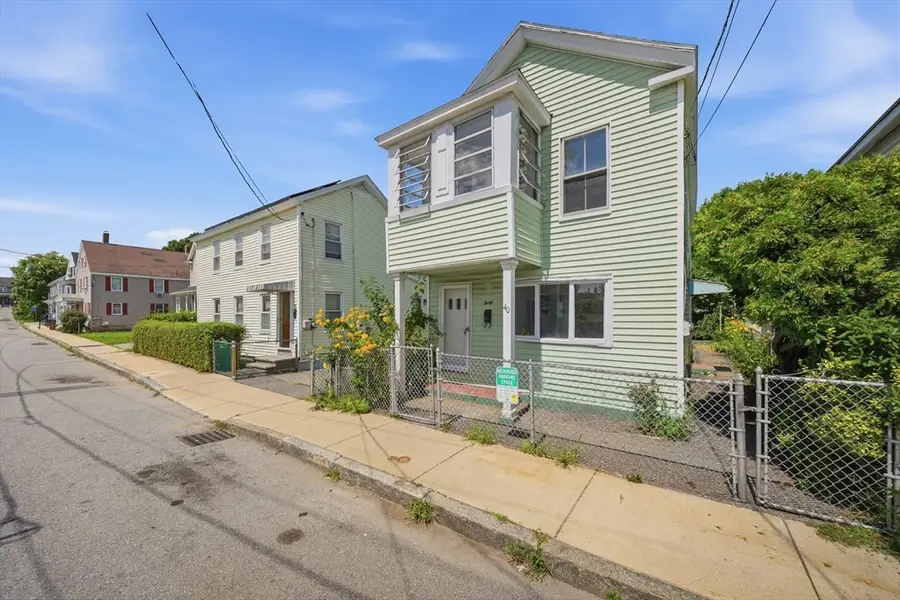 40 North St, Lowell, MA 01852 - #3