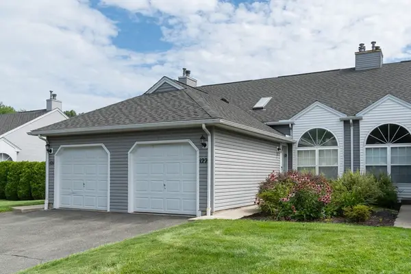 122 Brookfield Ln #122, Agawam, MA 01001