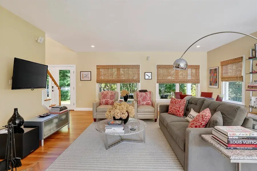 8 Woodhaven Dr, Edgartown, MA 02539 - #3