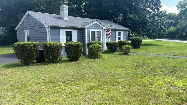 1 E Public St, Freetown, MA 02702