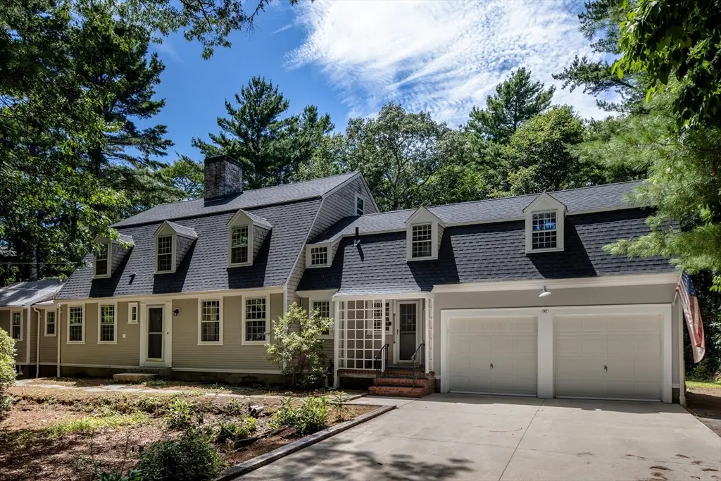 92 Front St, Marion, MA 02738 - #1