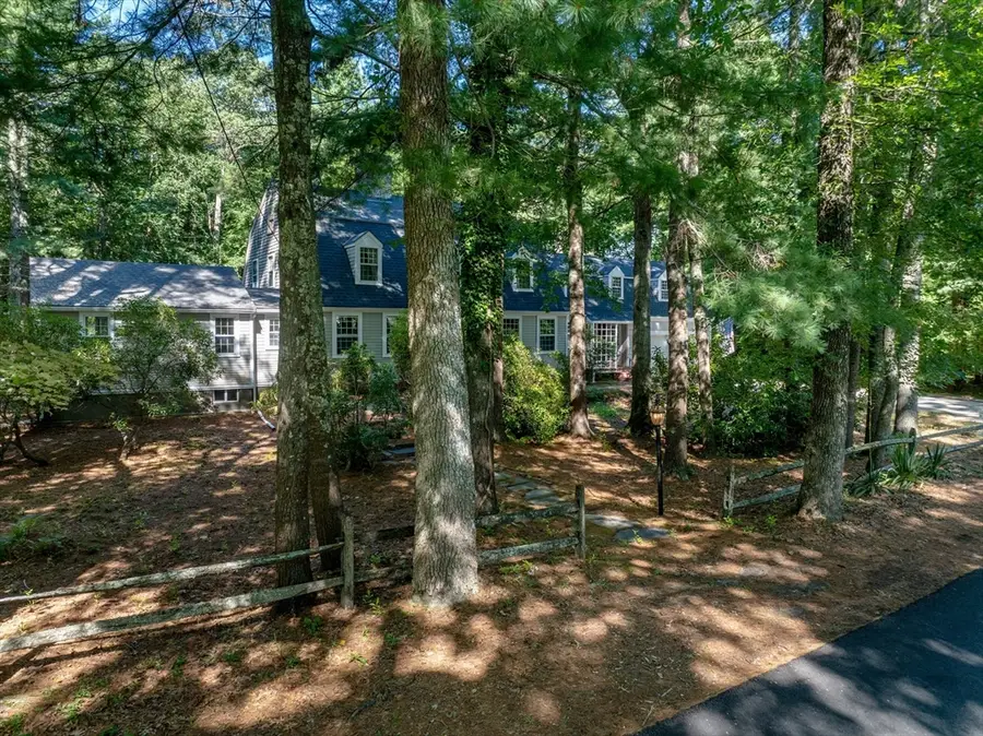 92 Front St, Marion, MA 02738 - #3