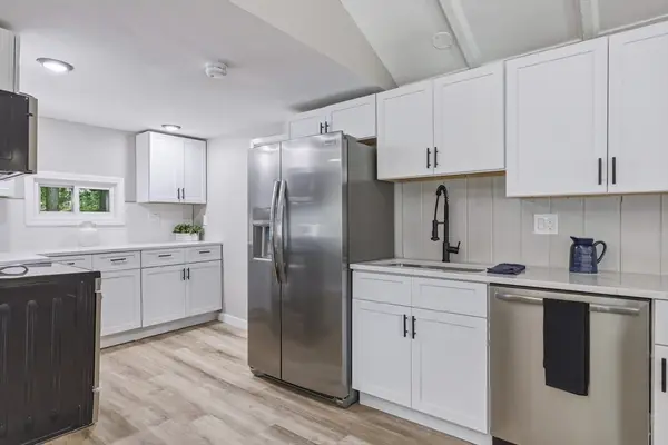 22 Knollwood Rd, Brimfield, MA 01010