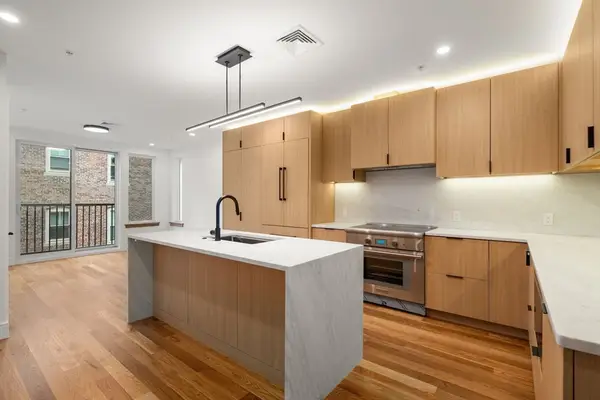 58 Kent #302, Brookline, MA 02445