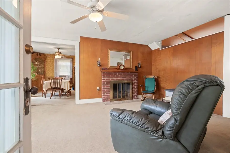 15 Willow Street, Reading, MA 01867 - #3