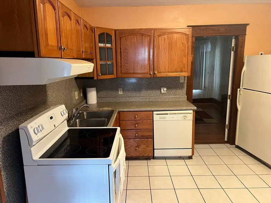 3 Greenwich Street, Ludlow, MA 01056 - #2