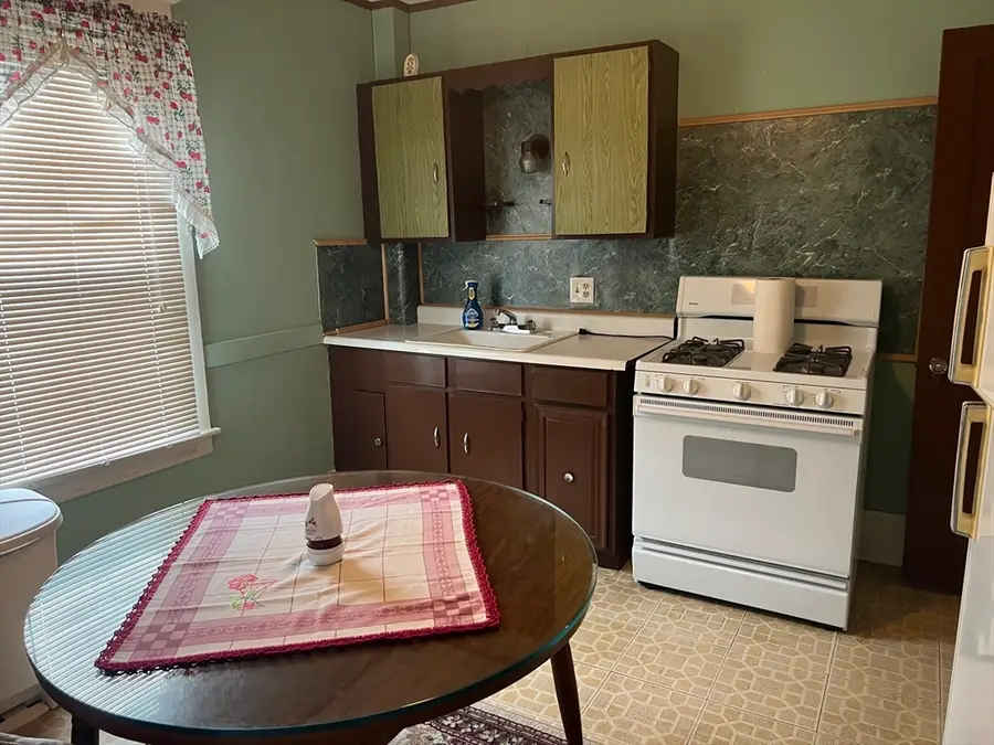 3 Greenwich Street, Ludlow, MA 01056 - #3