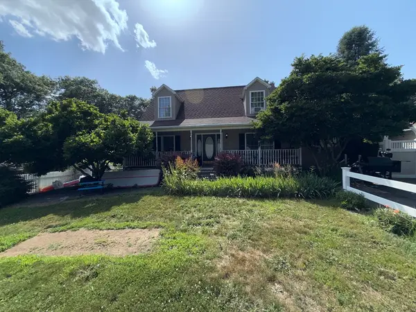 31 Janet Cir, Shrewsbury, MA 01545