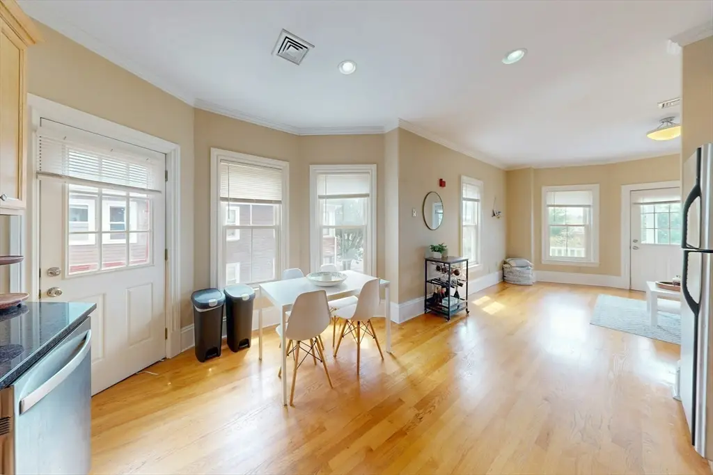 561 Broadway #A2, Somerville, MA 02145 - #1