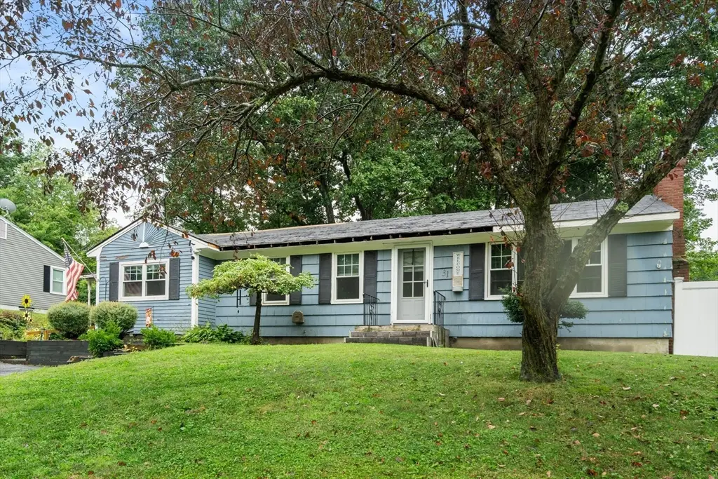 31 Helen Dr, West Boylston, MA 01583 - #1