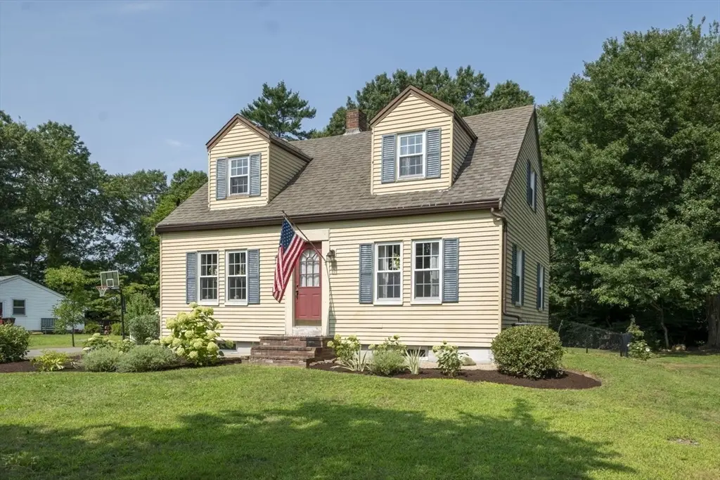 37 Acorn St, Middleboro, MA 02346 - #1