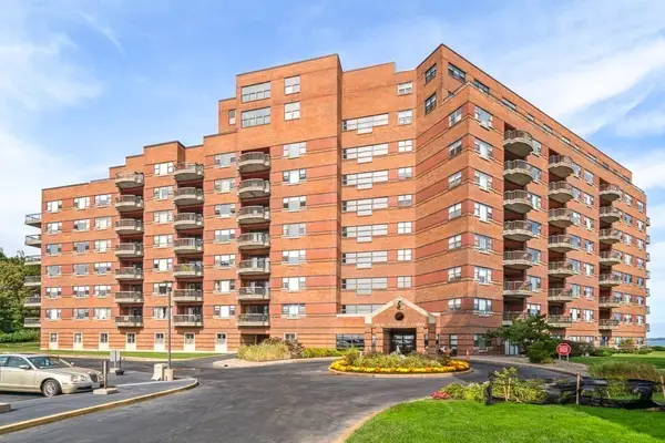 3 Seal Harbor Rd #PH33, Winthrop, MA 02152