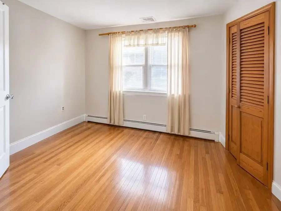 8 Grace Rd, Woburn, MA 01801 - #3