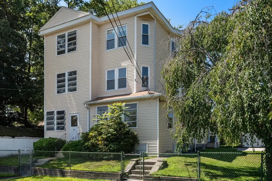6 Indiana St, Worcester, MA 01604 - #2