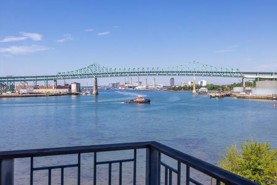 429 Border St #6, Boston, MA 02128 - #3