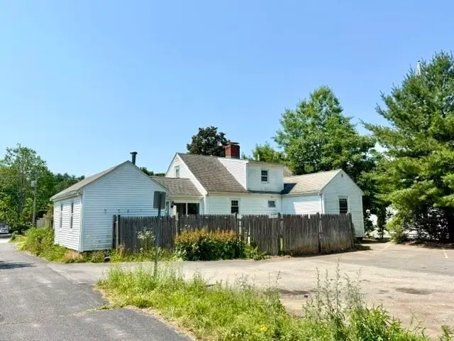 204 Main St, Hanson, MA 02341 - #3