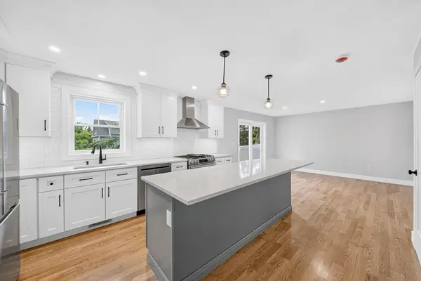 14 Neillian Way #14, Bedford, MA 01730