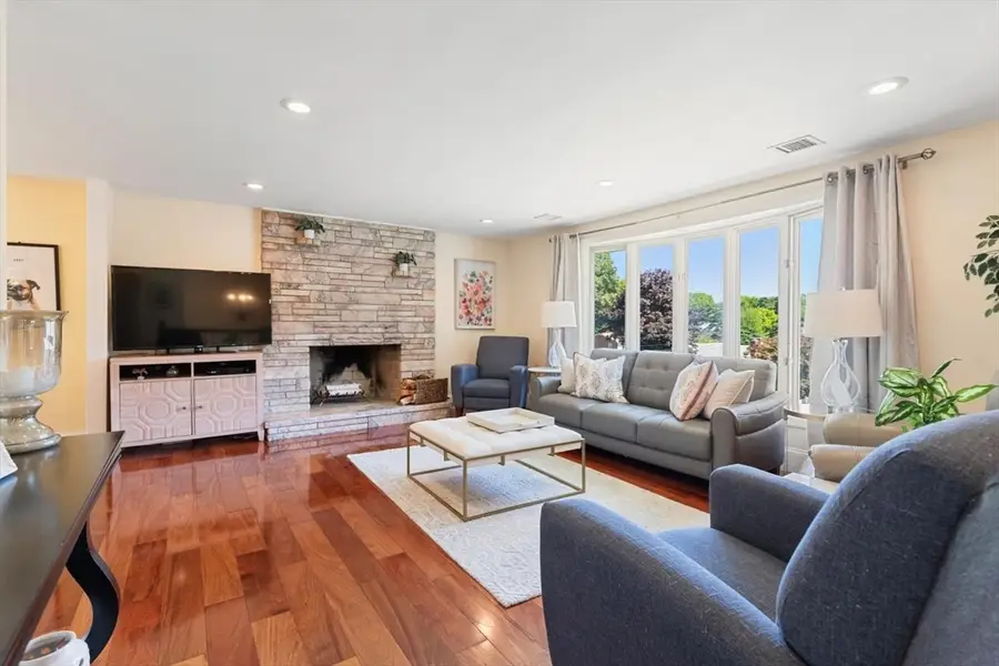 3 Gigante Dr, Stoneham, MA 02180 - #3