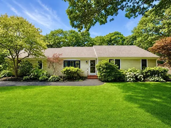 31 Childs St, Barnstable, MA 02632