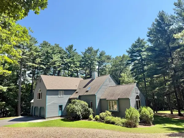 176 Pegan Ln, Dover, MA 02030