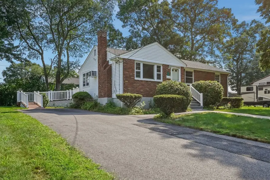 111 Crestfield Dr, Brockton, MA 02302 - #2