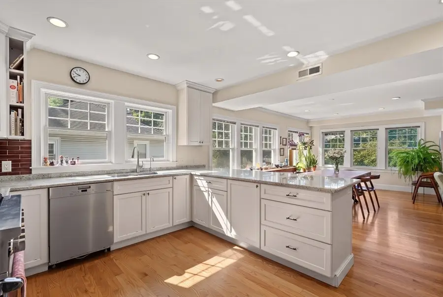 37-39 Beaconsfield Road, Brookline, MA 02445 - #3