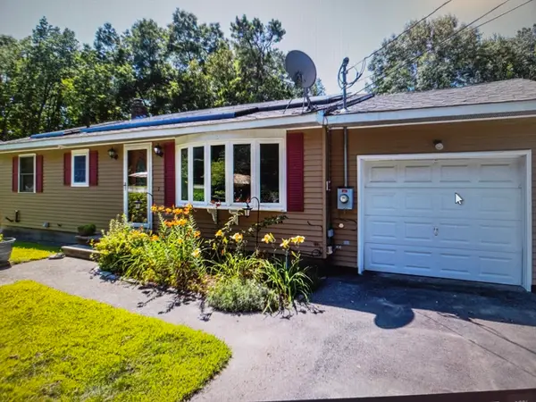54 Lancaster Rd, Clinton, MA 01510